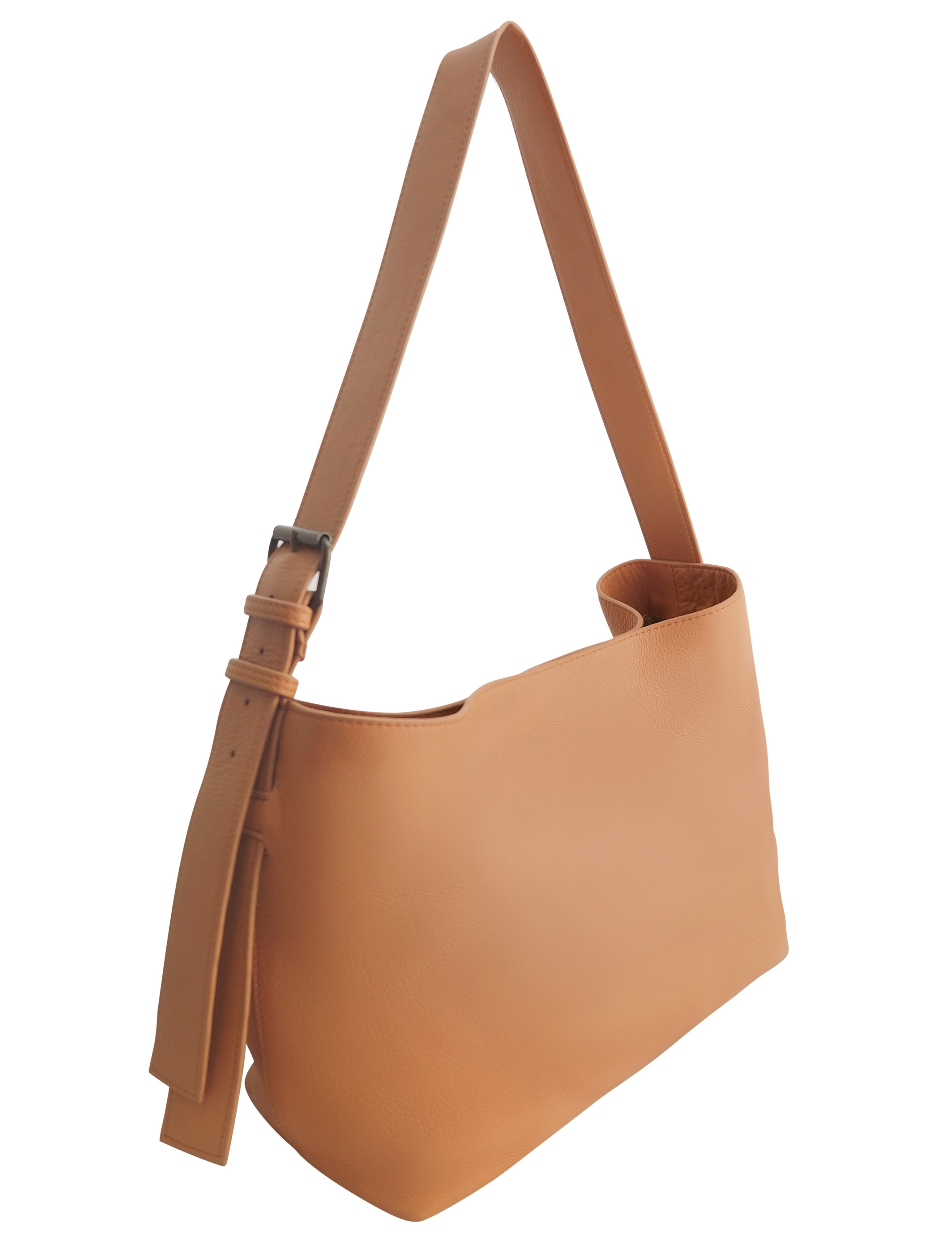 Cadelle Piper camel leather shoulder bag with structured design side view