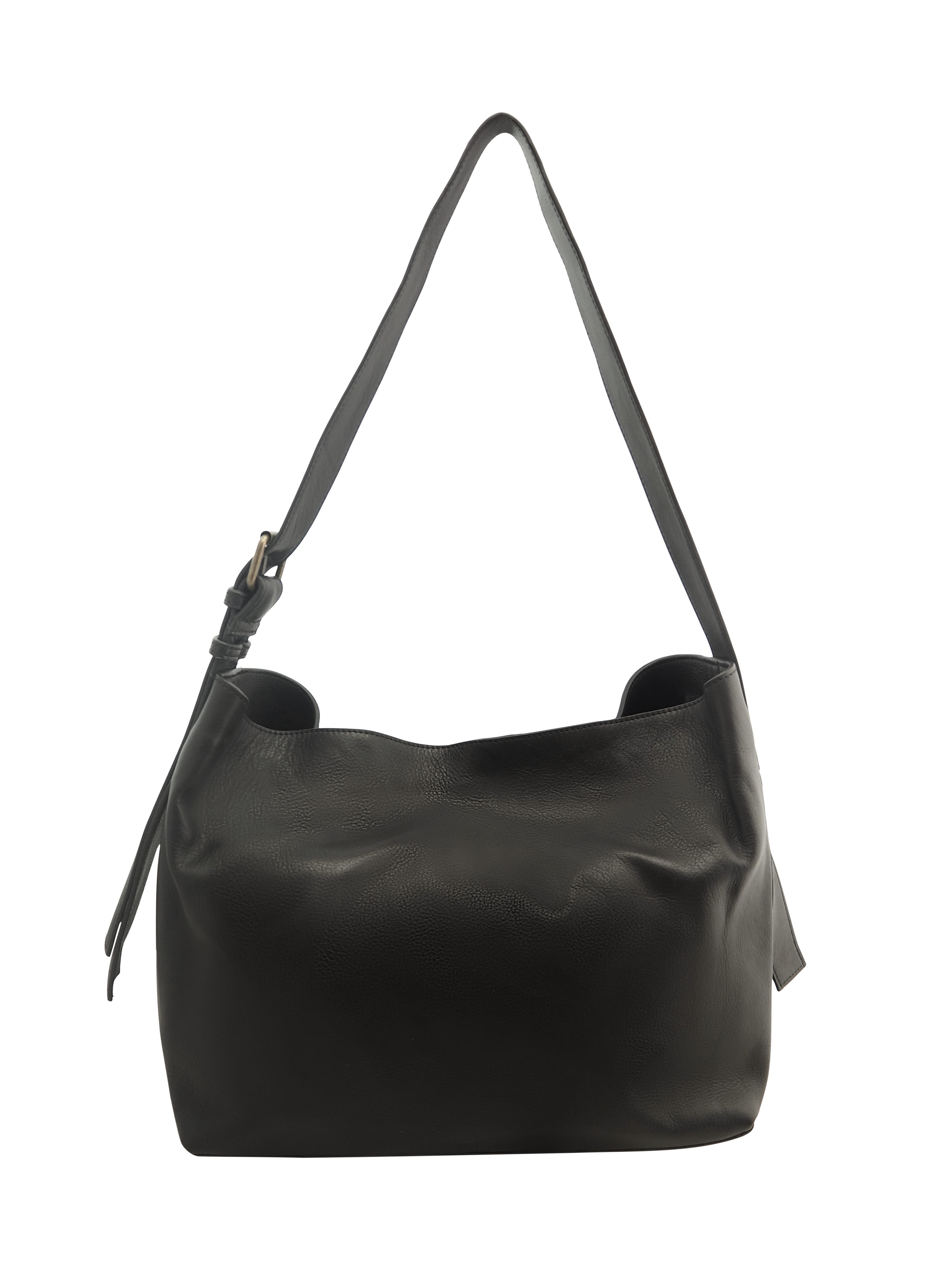 Cadelle Piper black leather shoulder bag with structured design front view