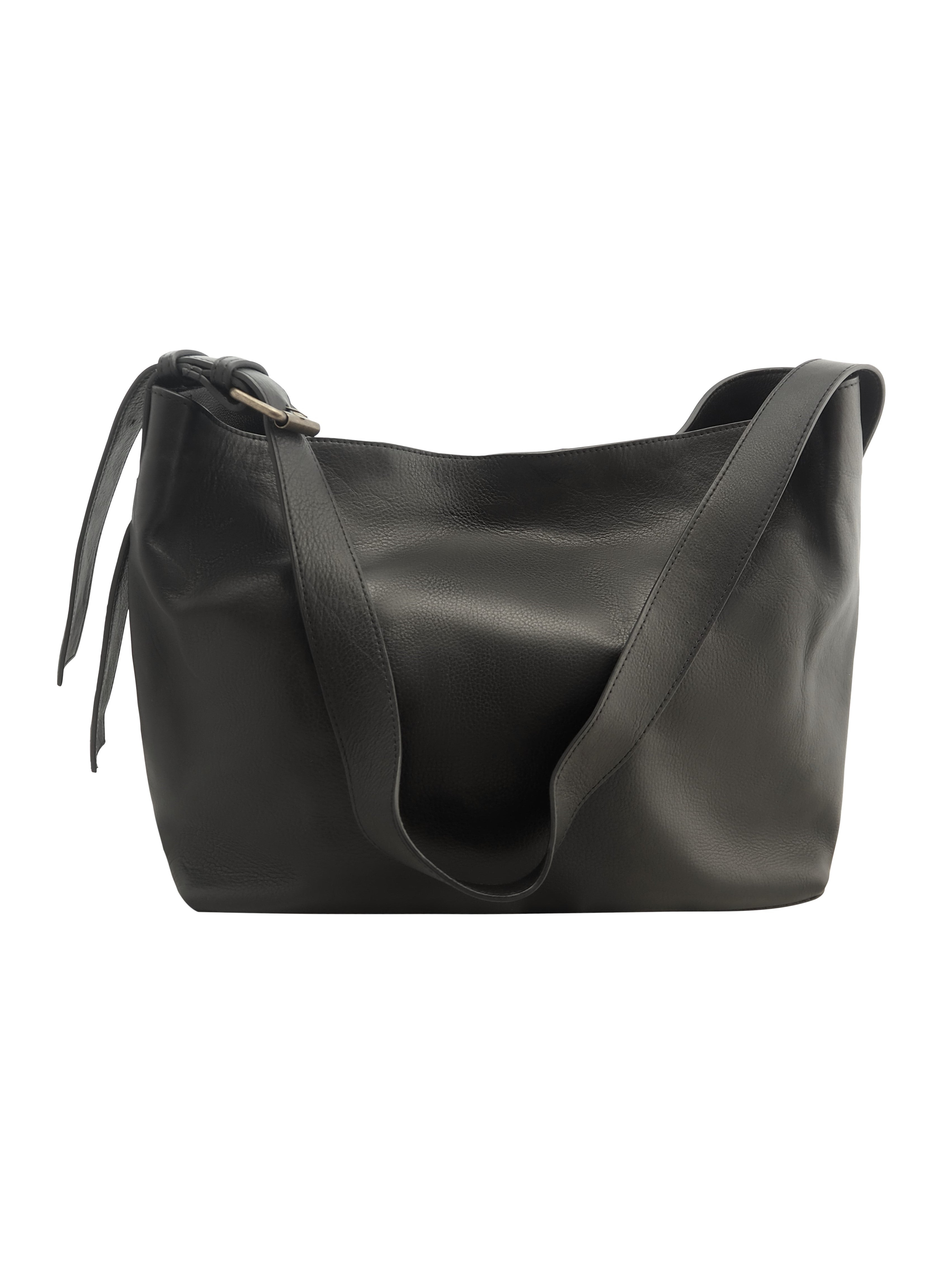 Cadelle Piper black leather shoulder bag with structured design front view