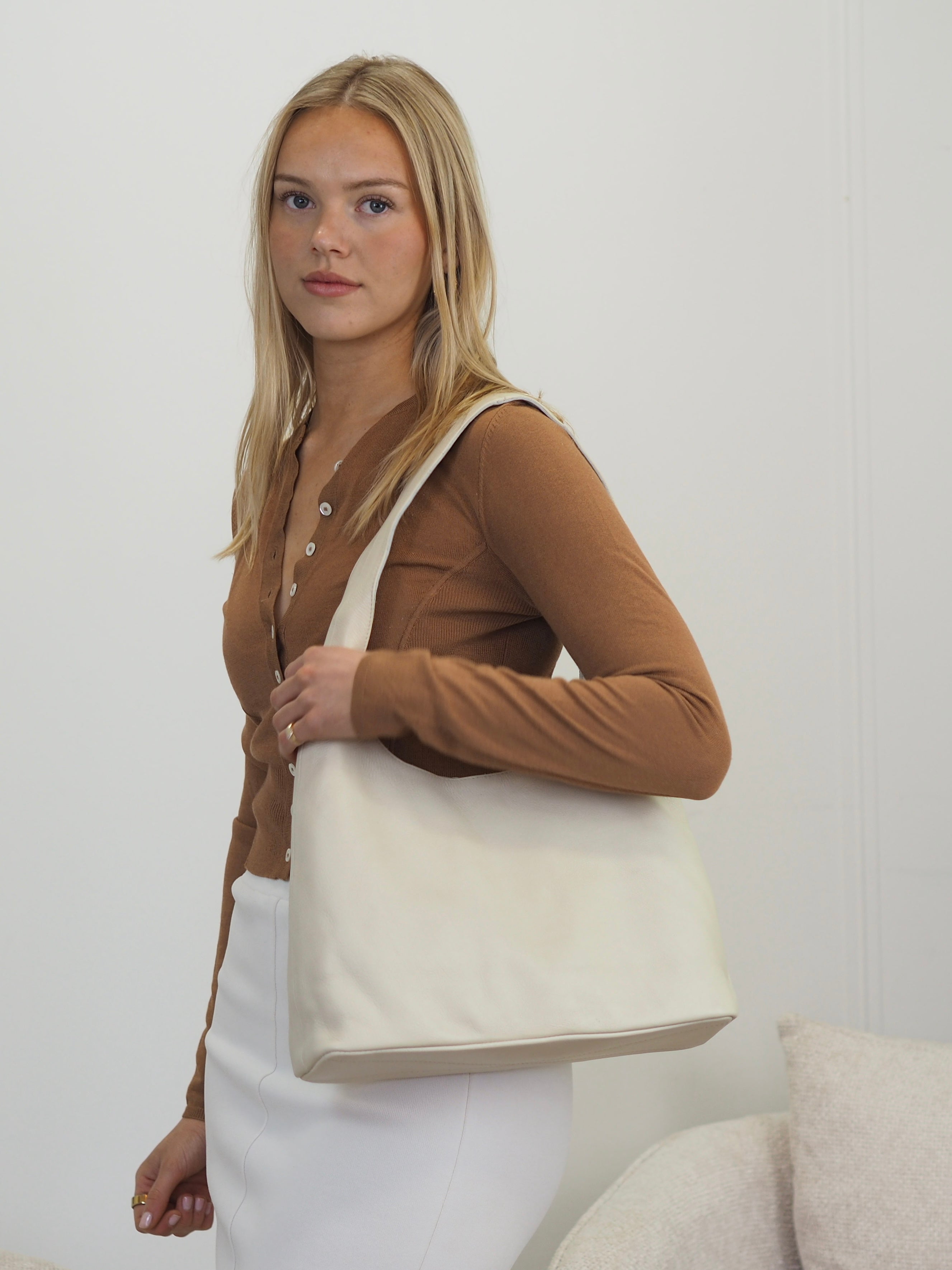 Scarlett cream leather soft relaxed hobo