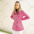 Cadelle Leather Lidiya trench hot pink, lifestyle shot 1