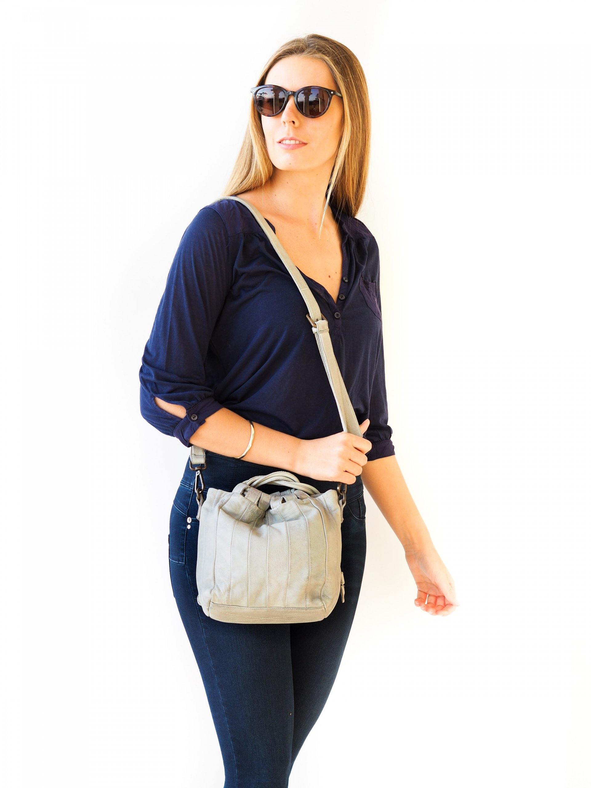 Leather Bag Ruby Mini Bucket Crossbody Light Grey Picture 3 regular from Cadelle Leather